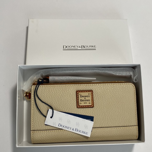 Dooney & Bourke Pebble Grain Folded Zip Wristlet Bone color NWT - Picture 3 of 7